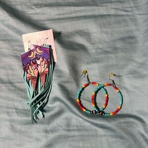 2 pairs of western boutique earrings